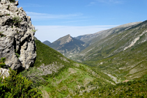 El Cadinell y el valle de Josa desde la Portella.