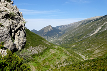 El Cadinell y el valle de Josa desde la Portella.