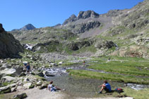 La cascada de los Azules y el pico de Piedrafita detrás.