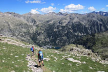 Bajando, el balneario de Panticosa al fondo.