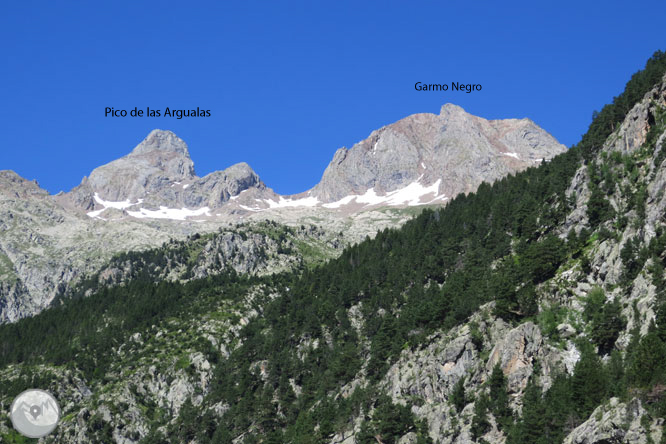 Picos del Infierno (3.073m-3.082m-3.076m) desde el balneario de Panticosa 1 