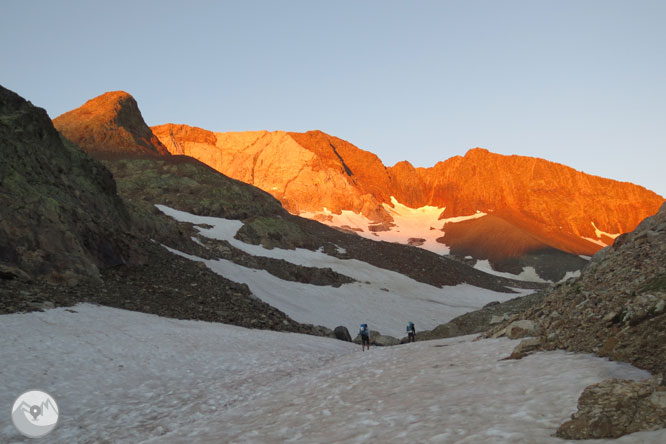 Picos del Infierno (3.073m-3.082m-3.076m) desde el balneario de Panticosa 2 