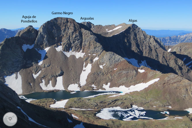 Picos del Infierno (3.073m-3.082m-3.076m) desde el balneario de Panticosa 2 