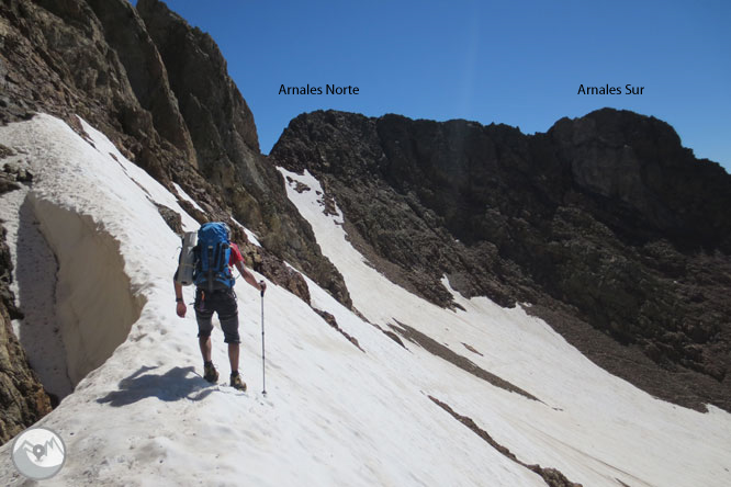 Picos del Infierno (3.073m-3.082m-3.076m) desde el balneario de Panticosa 2 