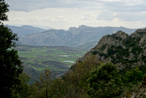 Bajando hacia el barranco del Llop.