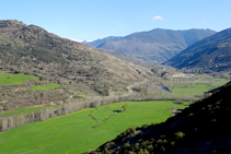 Prados y bosque de ribera de Savarneda.