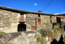 Casa en el pueblo del Serrat.