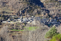 Vistas del bonito pueblo de Queralbs camino de Fustanyà.