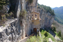 Capilla de la Virgen vista desde el segundo tramo de escaleras.