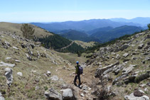 Tramo con rocas grandes antes de llegar a las Fontetes de Meians.