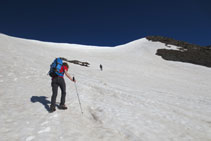 Avanzando en dirección al extremo más occidental del collado de Pavots.