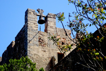 Campanario en la torre de Sant Sebastià de la Guarda.