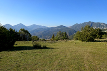 Extensas vistas de la Alta Garrotxa desde el mirador de Palomeres.