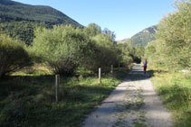 El camino es cómodo y llano.