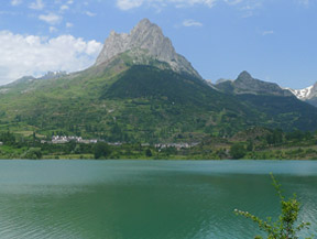 Camino Natural del embalse de Lanuza