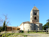 Iglesia y dólmenes de Fitor desde Fonteta