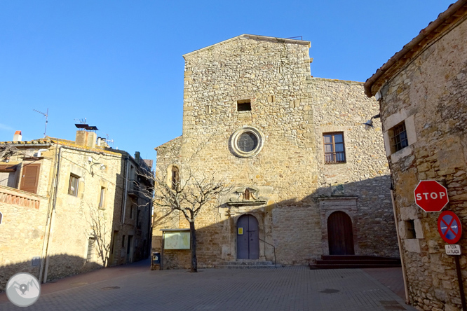 Iglesia y dólmenes de Fitor desde Fonteta 1 