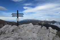 Cruz en la cima del Gra de Fajol.