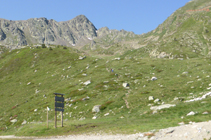 Camino del lago de las Abelletes al collado de los Isards.