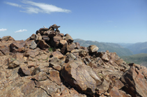 Cima esquistosa del pico Negre de Envalira.