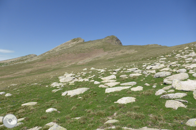 Lago de las Abelletes y picos de Envalira (2.823m y 2.818m) 1 