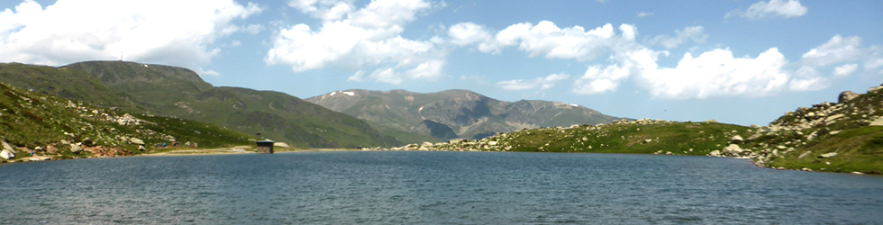 Lago de las Abelletes y picos de Envalira (2.823m y 2.818m)