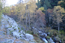 Vamos remontando el valle del río de Perafita.