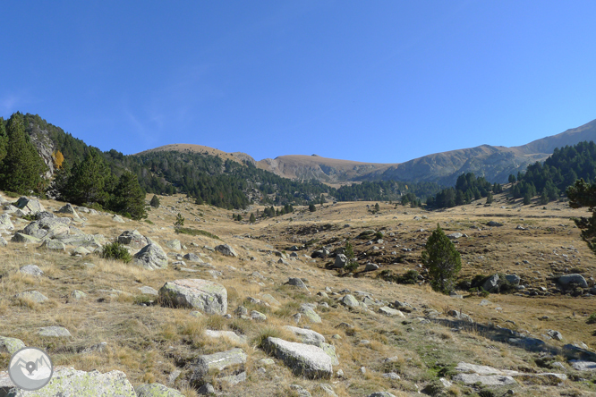 Lago de la Nou y valles de Claror y Perafita 1 