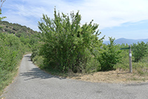 Collado de Mentui, cruce de pistas y caminos.