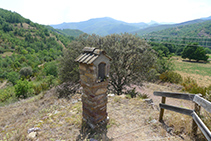 Imagen de Sant Antoni que encontramos al lado de la carretera justo antes de llegar a la Pobleta de Bellveí.