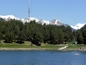 Lago de Engolasters y camino de las Pardines