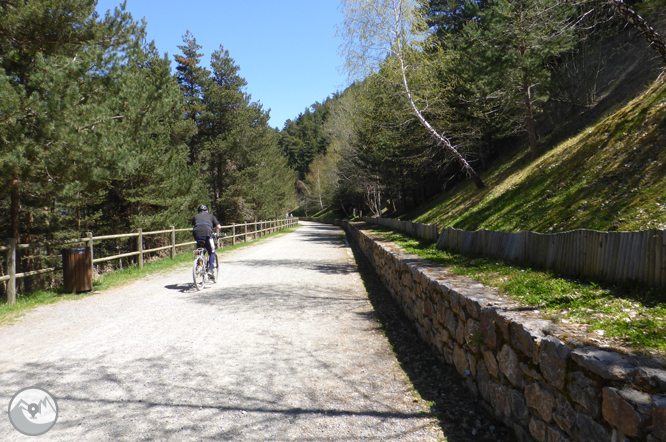 Lago de Engolasters y camino de las Pardines 1 