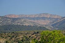 Vistas a Basturs y a la montaña de Sant Corneli.