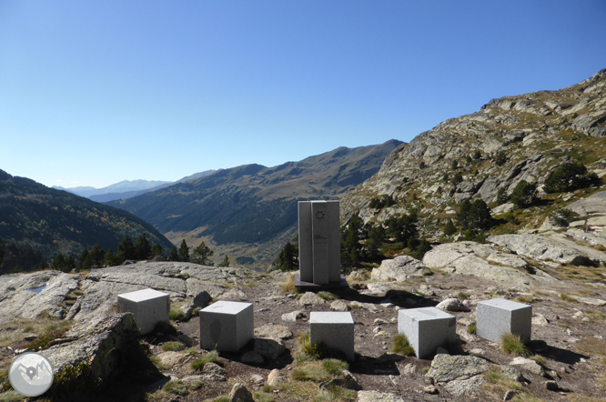 Lagos de Juclar y pico de Escobes (2.779m) 1 