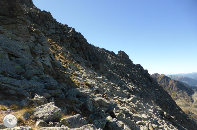 Lagos de Juclar y pico de Escobes (2.779m) 1 