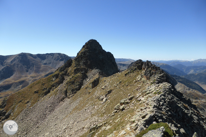 Lagos de Juclar y pico de Escobes (2.779m) 1 