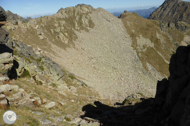 Lagos de Juclar y pico de Escobes (2.779m) 1 