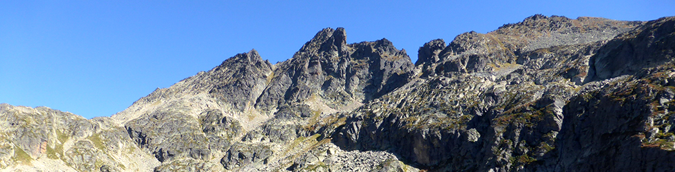 Lagos de Juclar y pico de Escobes (2.779m)