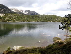 Ruta al lago de Malniu