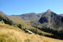 Vistas al SE: puerto de Rus y Tossal de la Mina.