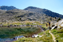 Lago inferior del Pessó, al fondo pico del Pessó Petit.