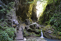 Llegando a la "Grotte des Lacs".