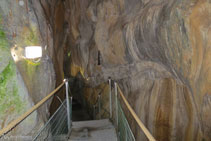 Esta gruta sirvió de refugio a <i>trabucaires</i> y delincuentes.