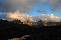 Puesta del sol en el refugio de L´Illa.