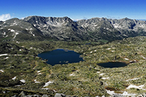 El lago de L´Illa y la cabecera del valle del Madriu.