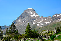La Tuca de Salvaguardia (2.738m).