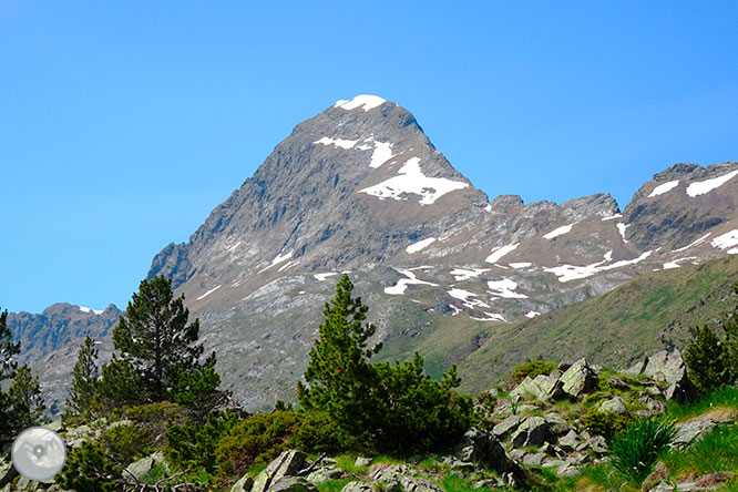 Ibones de Villamuerta desde la Besurta 1 