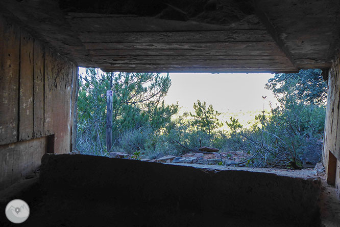 La ermita de la Posa, el Parque Cretácico y las fortificaciones del Frente del Pallars desde Isona 1 