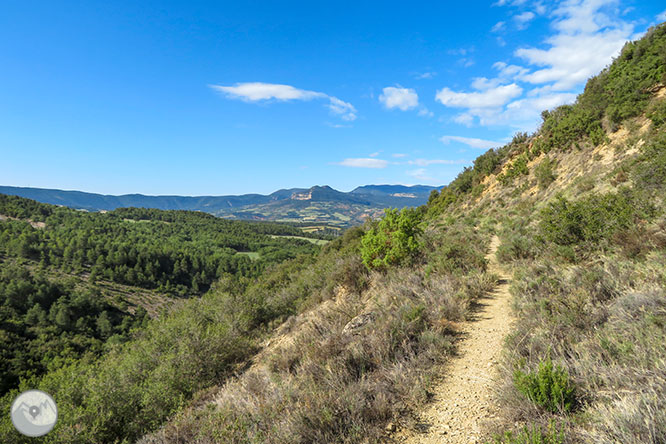 La ermita de la Posa, el Parque Cretácico y las fortificaciones del Frente del Pallars desde Isona 1 