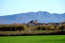 Peralada y la sierra de la Albera.